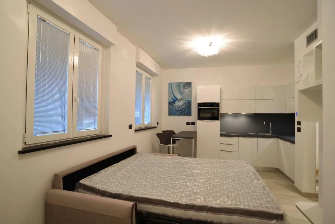 Poggio Fiorito Apartments Alassio 0*,