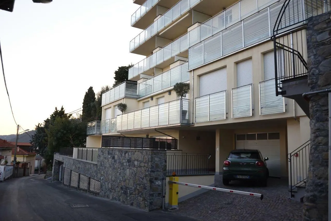 Poggio Fiorito Apartments アラッシオ