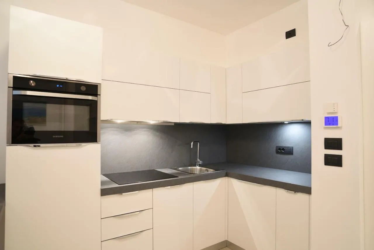 Poggio Fiorito Apartments アラッシオ