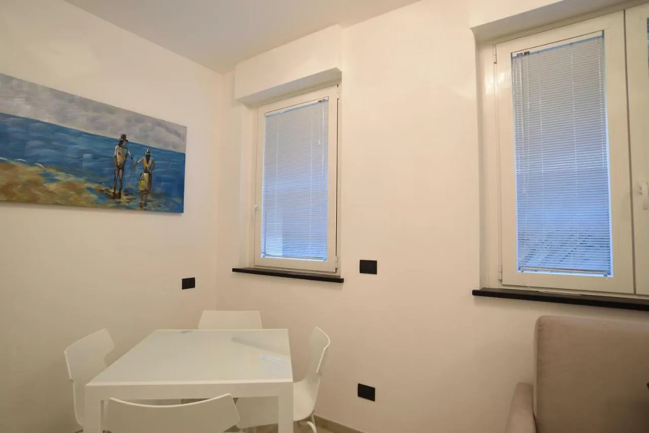 Poggio Fiorito Apartments アラッシオ 0*,