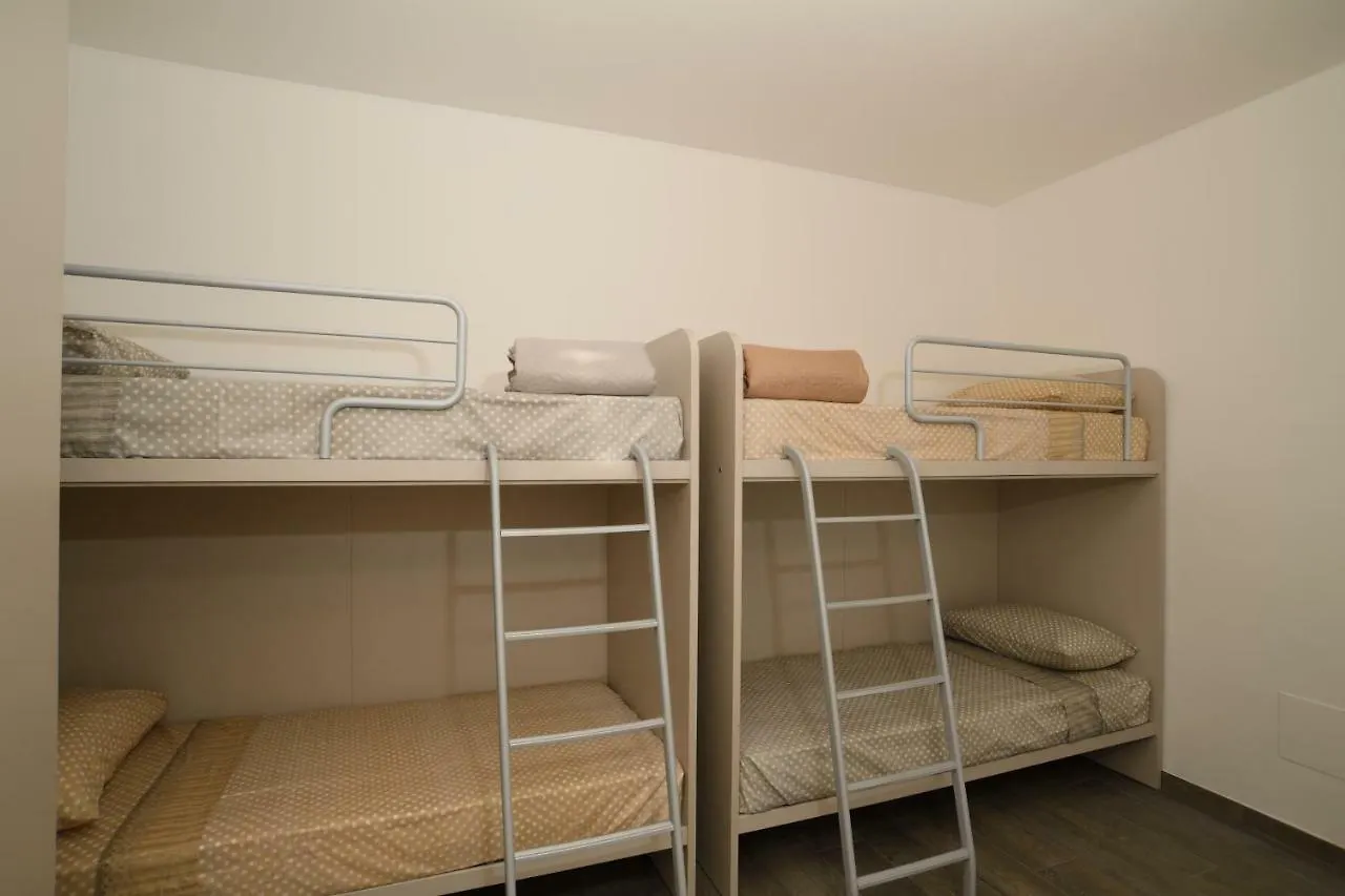 Poggio Fiorito Apartments アラッシオ
