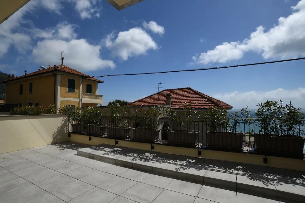 Poggio Fiorito Apartments アラッシオ イタリア