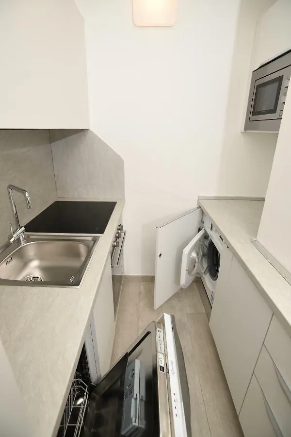 Poggio Fiorito Apartments アラッシオ
