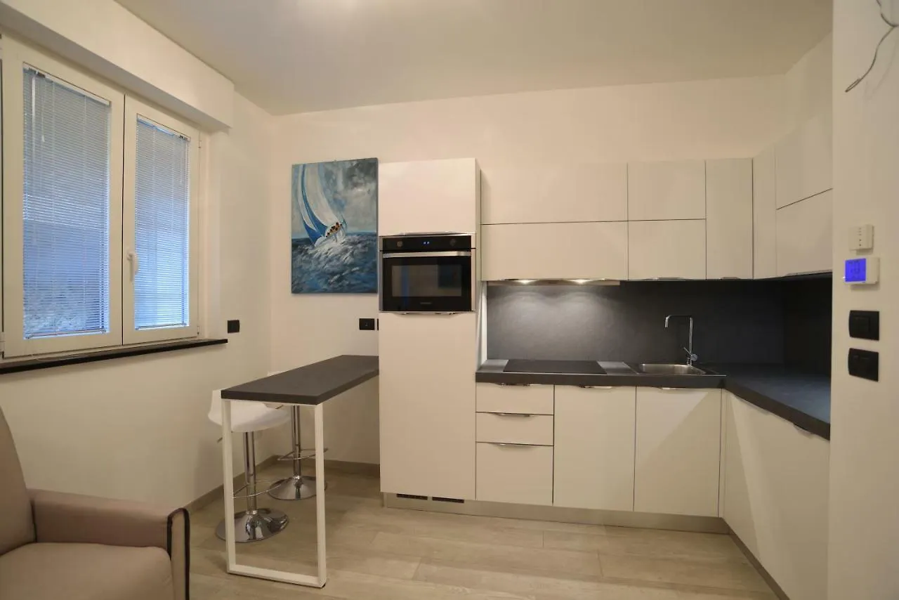 Poggio Fiorito Apartments アラッシオ 0*,