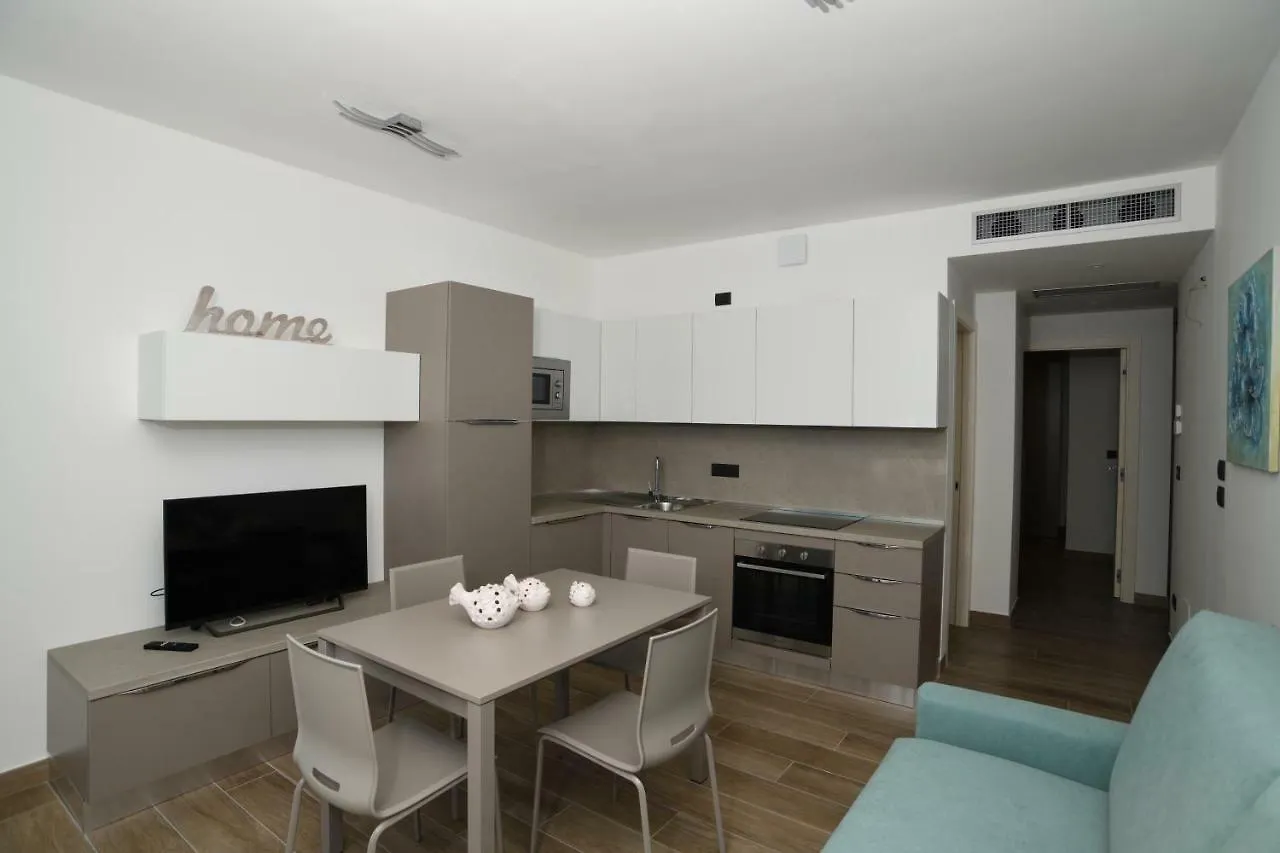 Poggio Fiorito Apartments アラッシオ
