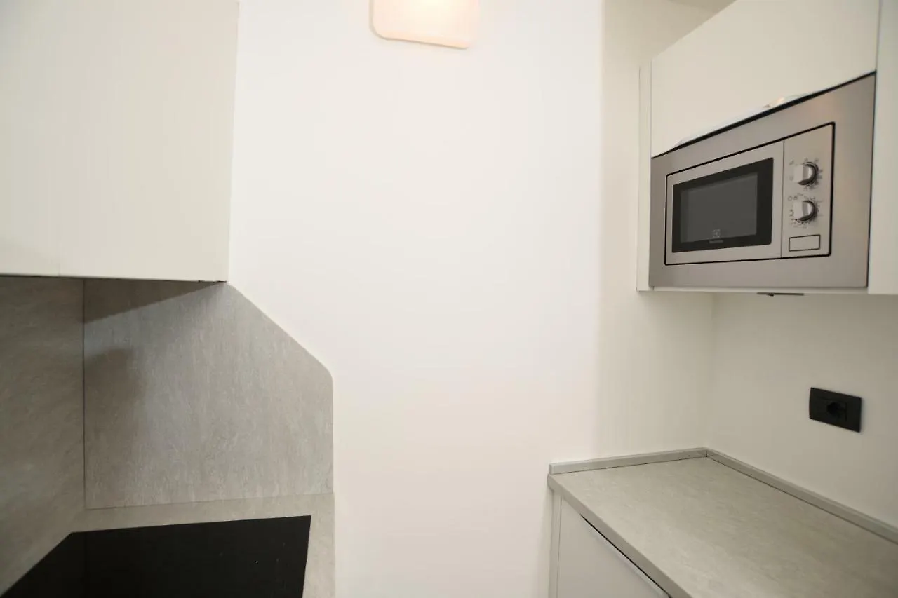 Poggio Fiorito Apartments アラッシオ